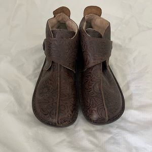 Alegria boots
